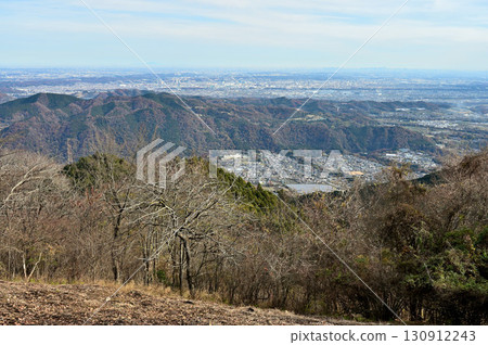 The summit of Mount Takatori in Tanzawa and the expansive Kanto Plain The summit of Mount Takatori in Tanzawa and the expansive Kanto Plain 130912243