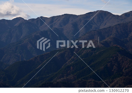 從丹澤佛花山頂瞭望台看到的景色、塔岳和丹澤山 從丹澤佛花山頂瞭望台看到的景色、塔岳和丹澤山 130912270
