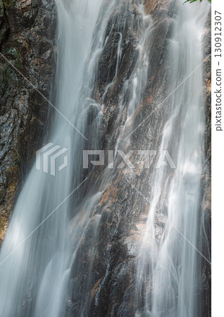 A famous spot in Kitakomatsu, Otsu City: Youbai Falls (Metaki), Shiga Prefecture 130912307