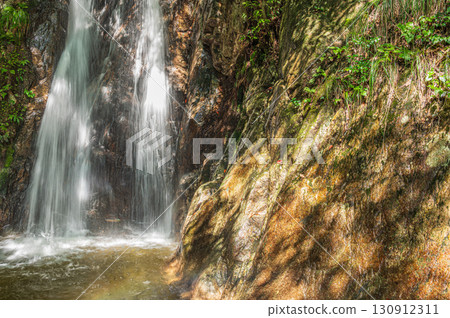 A famous spot in Kitakomatsu, Otsu City: Youbai Falls (Metaki), Shiga Prefecture 130912311