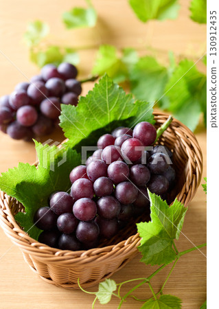 籃子裡的巨峰葡萄 130912435