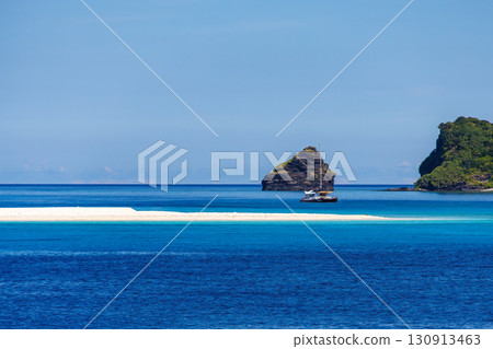 Aka Island, Zamami Island, the uninhabited island of Kabi Island, and Agenashiki Island are visible. Kerama Islands, Shimajiri District, Okinawa Prefecture. Aboard Queen Zamami 3. 130913463