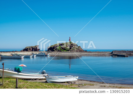 [Fukaura Town, Aomori Prefecture: Kazegase Fishing Port] Fishing boats moored at a secluded fishing port on the Sea of Japan 130915203