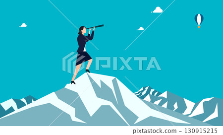 一位女商人站在山頂上，用望遠鏡展望未來 130915215