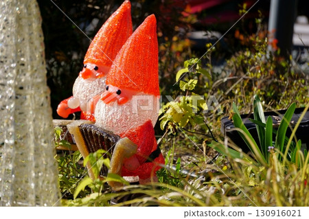 Santa Claus in the flower bed 130916021