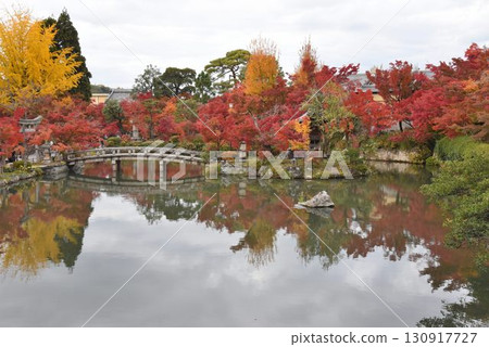 永觀堂是京都首屈一指的賞楓勝地,擁有 3,000 棵楓樹 永觀堂是京都首屈一指的賞楓勝地,擁有 3,000 棵楓樹 130917727