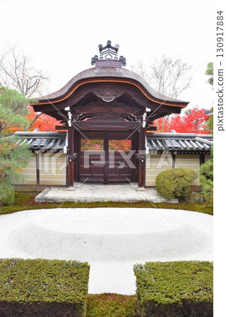 永觀堂是京都首屈一指的賞楓勝地，擁有 3,000 棵楓樹 130917884