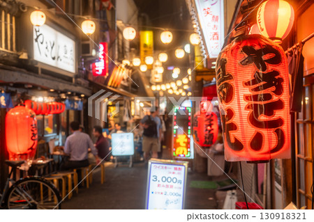《東京》赤羽站前的鬧市區，懷舊的酒吧區 130918321