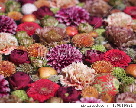 Colorful red and purple flower water basin Colorful red and purple flower water basin 130919881