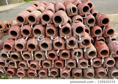 Stacked octopus pots Stacked octopus pots 130920154