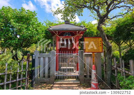 弁天神社是東京都江東區龜戶天神社內的一座神社 弁天神社是東京都江東區龜戶天神社內的一座神社 130922752