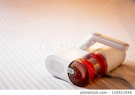 Remove dust mites from your mattress with a UV vacuum cleaner. Specialized vacuum cleaner for disinfection and cleaning of bed linen, mattresses and pillows Remove dust mites from your mattress with a UV vacuum cleaner. Specialized vacuum cleaner for disinfection and cleaning of bed linen, mattresses and pillows 130922848