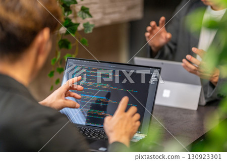 Homepage production HTML CSS 2 people Homepage production HTML CSS 2 people 130923301
