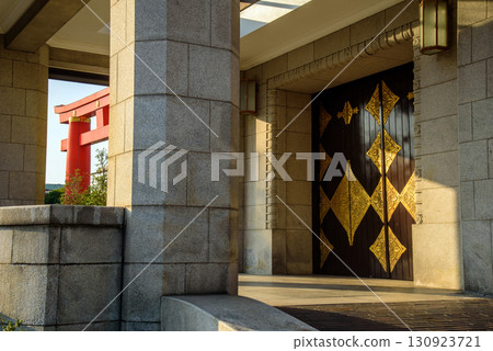 京都市立京瓷美術館 130923721