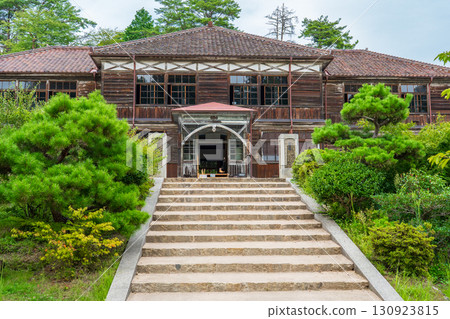 岡山縣高樑市吹屋故鄉村舊吹屋小學本校舍 130923815