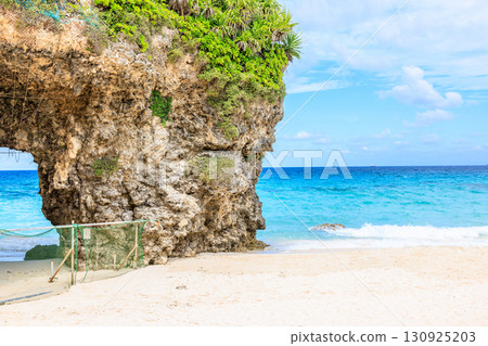 Miyakojima Sunayama Beach and the emerald green sea 130925203