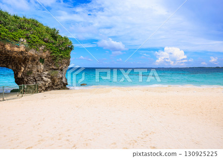 Miyakojima Sunayama Beach and the emerald green sea 130925225