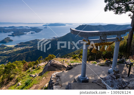 Kumamoto Prefecture: The Torii Gate in the Sky and the Goshoura Islands seen from the summit of Mount Kuratake 130926124