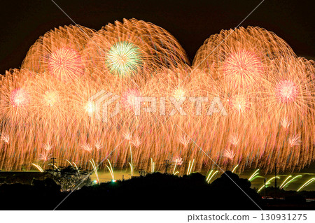 Sakata Fireworks 130931275