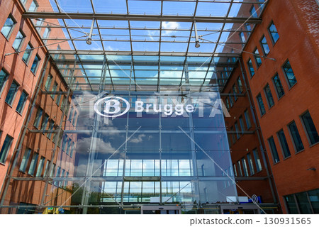 Brugge railway station, main railway station in Bruges, West Flanders, Belgium Brugge railway station, main railway station in Bruges, West Flanders, Belgium 130931565