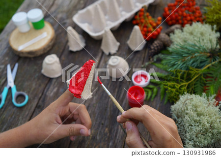 Step-by-step instructions on how to make autumn mushrooms from a cardboard egg carton. Step-by-step instructions on how to make autumn mushrooms from a cardboard egg carton. 130931986