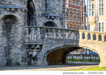 Het Steen medieval fortress on bank of Scheldt river in the old city centre of Antwerp, Belgium 130932105