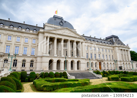 Royal Palace of Brussels, official palace of the King and Queen of the Belgians in the centre of Brussels, Belgium 130934213