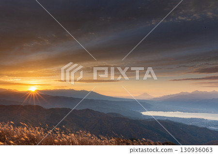 Takabocchi Plateau_A spectacular view of sunrise and Mt. Fuji 130936063