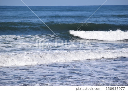 山形縣莊內海岸的日本海波濤洶湧 山形縣莊內海岸的日本海波濤洶湧 130937977