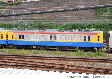 東急出屋7200系列商用列車在長津田檢查場進行調車作業(2010年10月7日拍攝) 東急出屋7200系列商用列車在長津田檢查場進行調車作業(2010年10月7日拍攝) 130939107