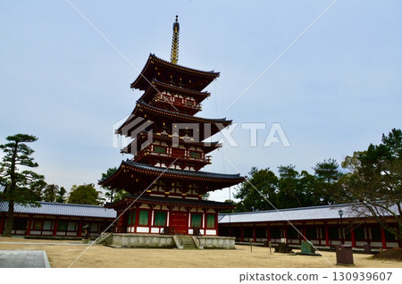 Yakushiji的“西塔”(奈良縣奈良市西新區) Yakushiji的“西塔”(奈良縣奈良市西新區) 130939607