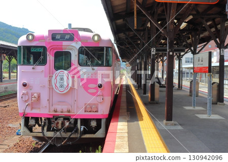 Tsuyama Line Sightseeing Train SAKUBISAKURAKU (Tsuyama Station) 130942096