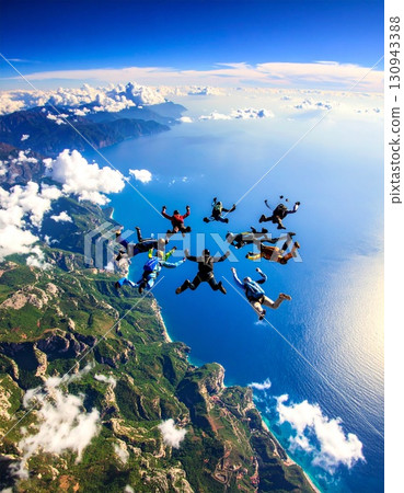 sky diving 130943388