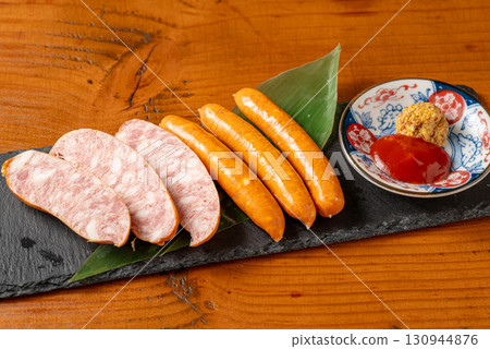 烤香腸和維也納香腸 130944876