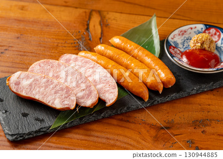 烤香腸和維也納香腸 130944885