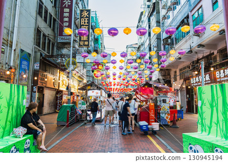 Temple Street Night Market in Hong Kong 130945194