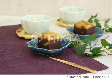 Autumn Japanese sweets: Chestnut yokan 130945823