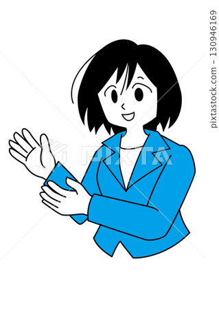 一位穿著西裝、微笑的女人解釋 一位穿著西裝、微笑的女人解釋 130946169