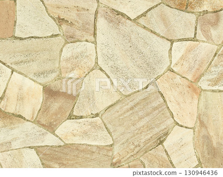 背景影像 2：淺赭色、不規則形狀的鋪路石表面 130946436