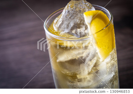 Drink a highball 130946853
