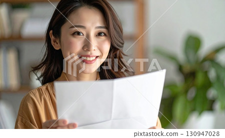 讀信的婦女 130947028