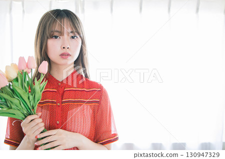 一束的女人 130947329