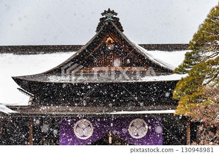 Hida Takayama - Snowy old townscape - Takayama Jinya 130948981