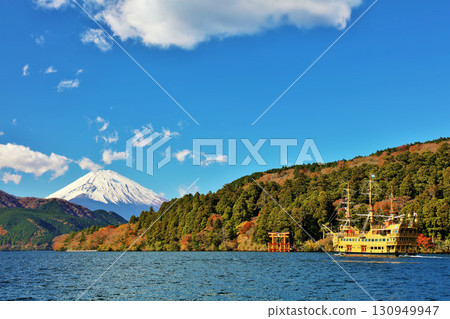 神奈川縣秋季箱根海盜船和富士山 130949947