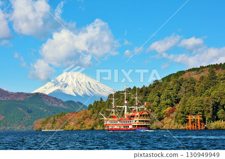 神奈川縣秋季箱根海盜船和富士山 130949949