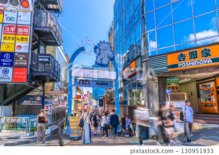 9月17日,日本東京城市景觀。隨著入境旅遊的持續,原宿和竹下通擠滿了外國遊客。 9月17日,日本東京城市景觀。隨著入境旅遊的持續,原宿和竹下通擠滿了外國遊客。 130951933