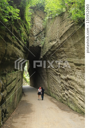 Lantern Slope Daishi's cutting tunnel (Futtsu City, Chiba Prefecture) 130952060