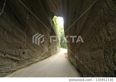 Lantern Slope Daishi's cutting tunnel (Futtsu City, Chiba Prefecture) 130952136