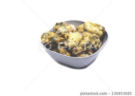 Close-up boiled mussels seafood, samui thailand 130953085