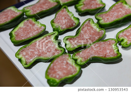 如何製作肉釀辣椒 如何製作肉釀辣椒 130953543